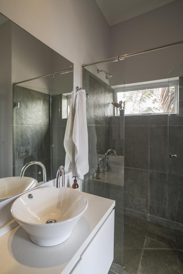 Ocean12 Guesthouse Sunset Beach Cape Town Dış mekan fotoğraf